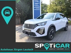 Weiß Gebraucht 2024 Peugeot 2008 Allure SUV | 18.750 € (Superpreis)