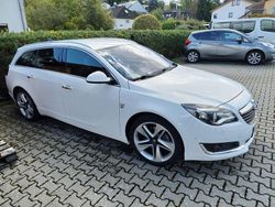 Weiß Gebraucht 2016 Opel Insignia Sport Kombi | 12.800 € (Etwas zu teuer)