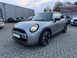 Silber Gebraucht 2024 Mini Cooper S Classic Kleinwagen | 34.990 € (Fairer Preis)