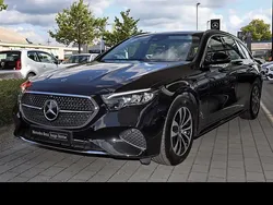 Schwarz Gebraucht 2024 Mercedes E220 Avantgarde Kombi | 47.990 € (Guter Preis)