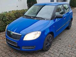 Blau Gebraucht 2010 Skoda Fabia Kleinwagen | 1.000 € (Superpreis)