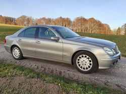 Grau Gebraucht 2004 Mercedes E200 Elegance Limousine | 3.500 € (Guter Preis)