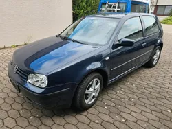 Blau Gebraucht 2002 VW Golf IV Kleinwagen | 1.700 € (Fairer Preis)