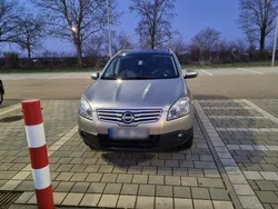 Grau Gebraucht 2009 Nissan Qashqai SUV | 6.800 € (Teuer)