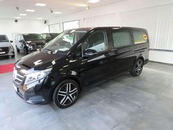 Obsidianschwarz Gebraucht 2017 Mercedes V220 Van / Kleinbus | 39.950 € (Teuer)