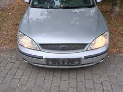 Silber Gebraucht 2002 Ford Mondeo Kombi | 650 € (Guter Preis)