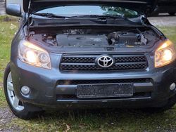 Grau Gebraucht 2009 Toyota RAV4 SUV | 5.300 € (Guter Preis)