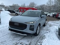 Pfeilgrau perleffekt/grau Neu 2025 Audi Q3 SUV | 44.830 € (Superpreis)