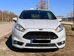 Schwarz Gebraucht 2016 Ford Fiesta ST200 Kleinwagen | 15.500 €