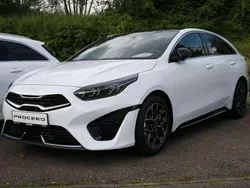 Carraraweiß Neu 2024 Kia ProCeed GT-Line Kleinwagen | 32.990 €