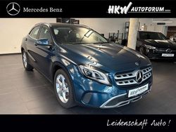 Blau Gebraucht 2019 Mercedes GLA200 Urban SUV | 22.900 € (Fairer Preis)