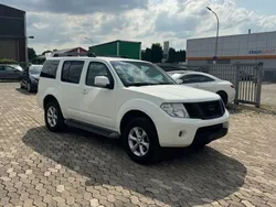 Weiß Gebraucht 2012 Nissan Pathfinder SE SUV | 6.450 € (Etwas zu teuer)