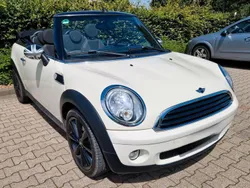 Weiß Gebraucht 2010 Mini ONE Kleinwagen | 8.400 € (Teuer)