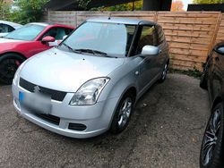 Silber Gebraucht 2005 Suzuki Swift Kleinwagen | 2.650 €