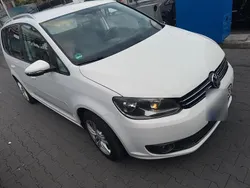 Weiß Gebraucht 2011 VW Touran Van / Kleinbus | 5.500 € (Guter Preis)