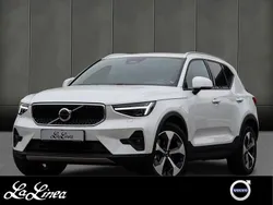 Weiss Gebraucht 2024 Volvo XC40 Core SUV | 34.890 € (Guter Preis)