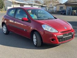 Rot Gebraucht 2011 Renault Clio II Limousine | 1.990 € (Guter Preis)