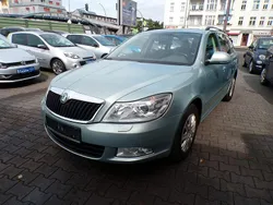 Grün Gebraucht 2013 Skoda Octavia Kombi | 4.500 € (Superpreis)