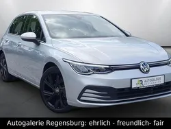 Silber Gebraucht 2022 VW Golf VIII Life Limousine | 19.950 € (Guter Preis)
