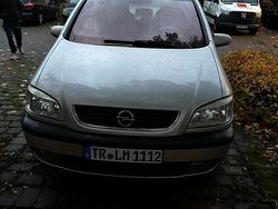 Silber Gebraucht 2000 Opel Zafira Van / Kleinbus | 3.000 €