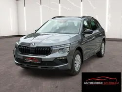 Grau Gebraucht 2024 Skoda Kamiq Drive SUV | 26.490 € (Fairer Preis)
