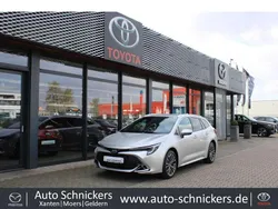Silber Gebraucht 2024 Toyota Corolla Hybrid Team Kombi | 26.990 € (Fairer Preis)