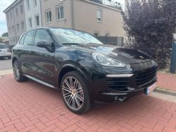 Schwarz Gebraucht 2012 Porsche Cayenne Platinum Edition SUV | 22.500 € (Etwas zu teuer)
