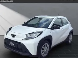 Weiß Gebraucht 2024 Toyota Aygo Business Edition Kleinwagen | 16.990 € (Etwas zu teuer)
