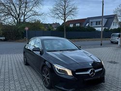 Beige Gebraucht 2016 Mercedes CLA200 Kombi | 15.900 € (Fairer Preis)