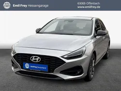 Shimmering silver Neu 2025 Hyundai i30 Advantage Limousine | 20.950 € (Guter Preis)