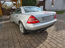 Silber Gebraucht 1999 Mercedes SLK230 Cabrio | 3.263 €