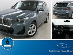 Grün Gebraucht 2023 BMW iX1 M Sport SUV | 41.590 € (Guter Preis)