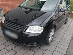 Schwarz Gebraucht 2004 VW Touran Van / Kleinbus | 2.750 € (Fairer Preis)