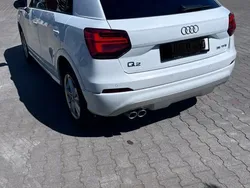 Weiß Gebraucht 2020 Audi Q2 Sport SUV | 21.700 € (Fairer Preis)