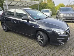Schwarz Gebraucht 2010 Hyundai i30 Edition Limousine | 5.999 € (Teuer)