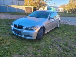 Silber Gebraucht 2005 BMW 325 Limousine | 3.400 €