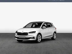 Weiß Gebraucht 2025 Skoda Fabia Selection Limousine | 20.890 € (Guter Preis)