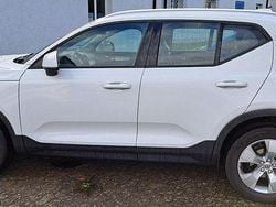 Weiß Gebraucht 2019 Volvo XC40 Momentum SUV | 20.800 € (Guter Preis)