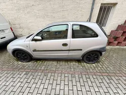 Silber Gebraucht 2005 Opel Corsa Limousine | 900 € (Guter Preis)