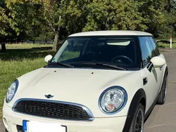 Weiß Gebraucht 2011 Mini Cooper Kleinwagen | 6.500 € (Guter Preis)
