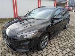 Schwarz Gebraucht 2020 Ford Focus ST-Line Limousine | 16.989 € (Fairer Preis)