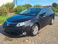 Schwarz Gebraucht 2012 Toyota Avensis Executive Kombi | 6.200 € (Fairer Preis)