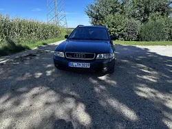 Grün Gebraucht 1999 Audi A4 Kombi | 2.250 € (Fairer Preis)