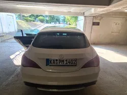 Weiß Gebraucht 2016 Mercedes CLA200 Shooting Brake AMG line Kombi | 11.000 € (Guter Preis)