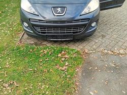 Grau Gebraucht 2012 Peugeot 207 CC Cabrio | 3.790 € (Fairer Preis)