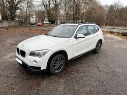 Weiß Gebraucht 2012 BMW X1 Sport Line SUV | 5.500 € (Guter Preis)