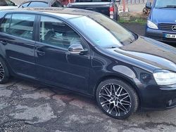 Schwarz Gebraucht 2007 VW Golf V Kleinwagen | 5.200 € (Etwas zu teuer)