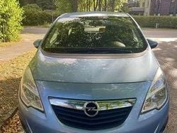 Blau Gebraucht 2013 Opel Meriva Active Van / Kleinbus | 5.500 € (Etwas zu teuer)