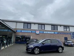 Blau Gebraucht 2017 VW e-Golf Comfortline Kleinwagen | 12.949 € (Etwas zu teuer)