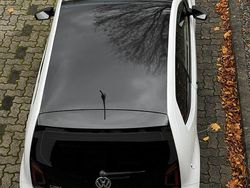 Weiß Gebraucht 2017 VW up! take up! Kleinwagen | 6.450 € (Fairer Preis)